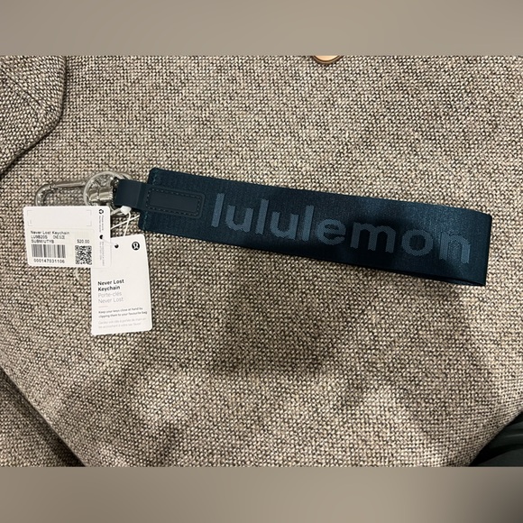 lululemon athletica Accessories - #218 Lululemon NWT Never Lost Keychain Submarine Teal/ Utility Blue